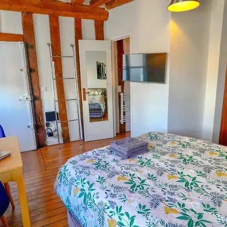 012 Grand At Quartier Latin *